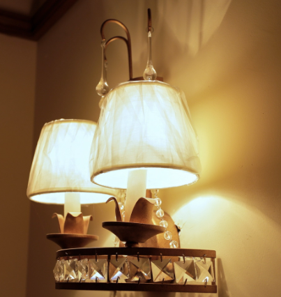 b1a6b04bffb4cfc0a4ac66dd6745355e.png 台灯.png