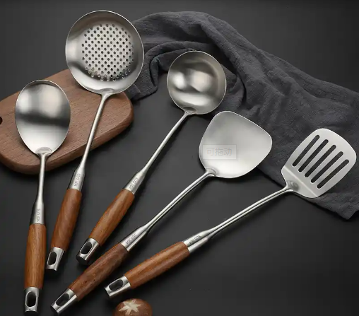 586dea7d7da4ea8930bd9f18e821f944.jpg 厨具.jpg