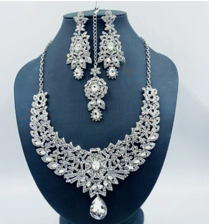 2c19a07bce42a13633a45a06396b7e89.jpg 首饰.jpg