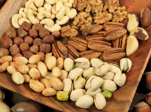 3a7484799bee2b9af6e9d2f028c9e38b.jpg 坚果 封面.jpg