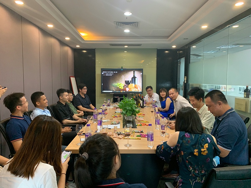 与会人员到齐 与会人员到齐