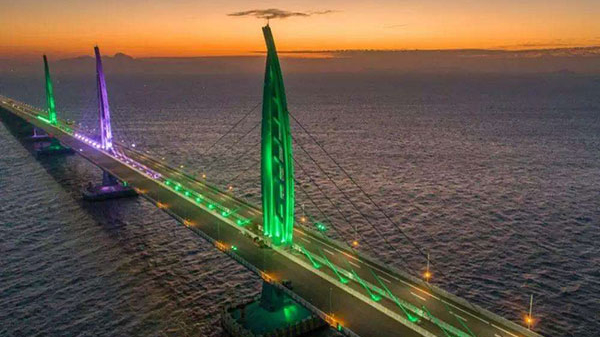 港珠澳大桥开展全线试运行通关测试