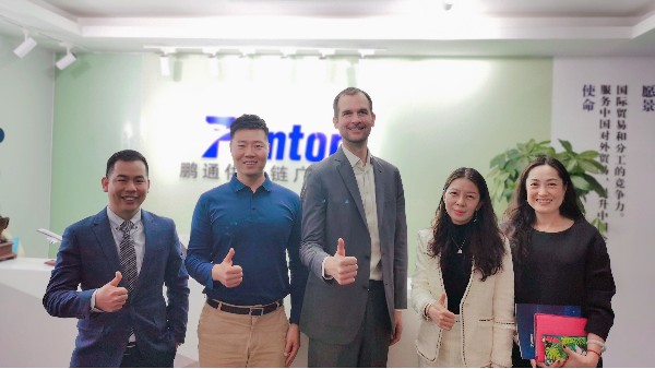 美国驻广东总领事馆领事一行莅临pluto4u交流！